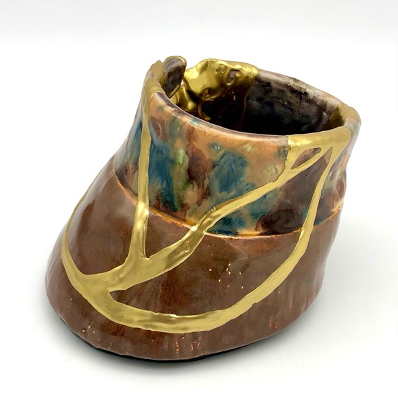 Kintsugi Pottery Horse Hoof Cup Vase Cache Horseshoe Gold Crack Growth Gift - Picture 4 of 17